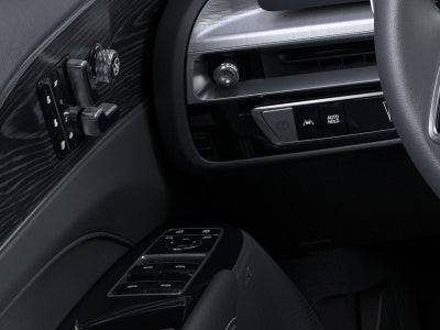 2024 Cadillac LYRIQ Luxury 2