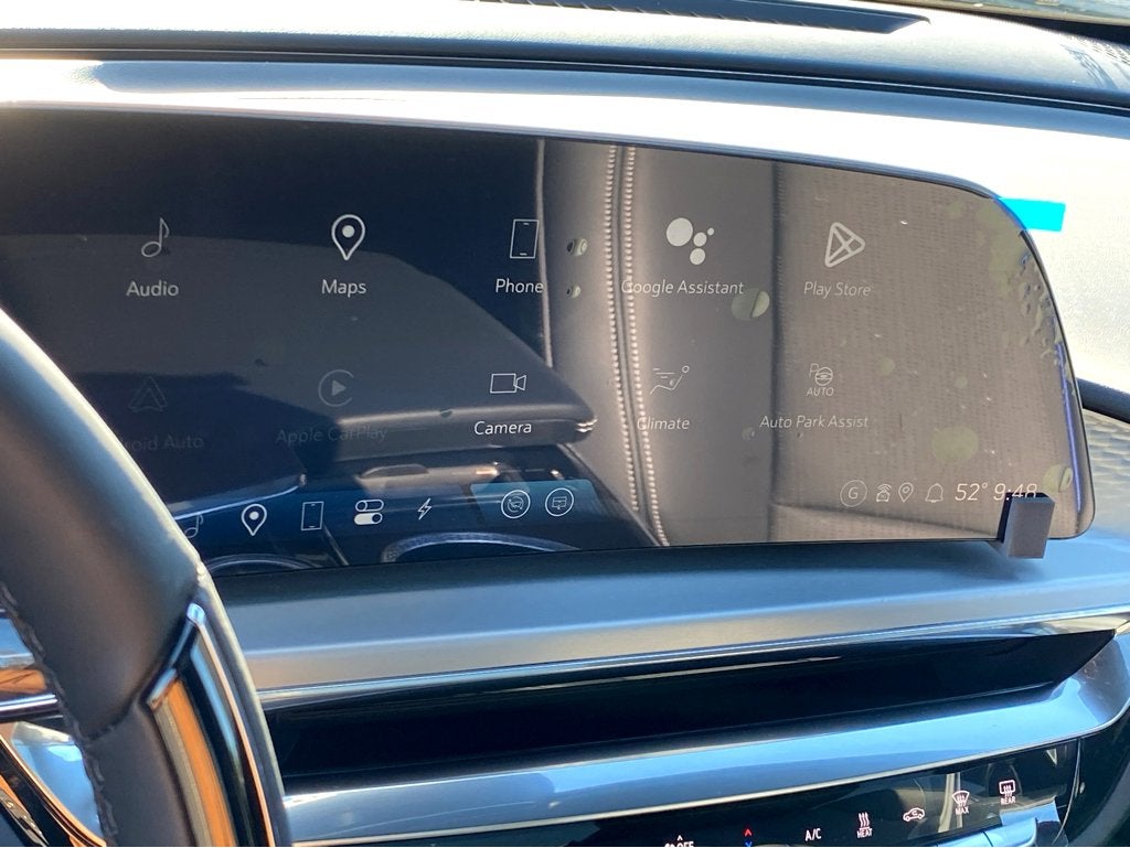 2024 Cadillac LYRIQ Luxury 2