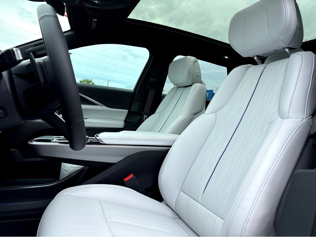 2025 Cadillac LYRIQ Sport 1