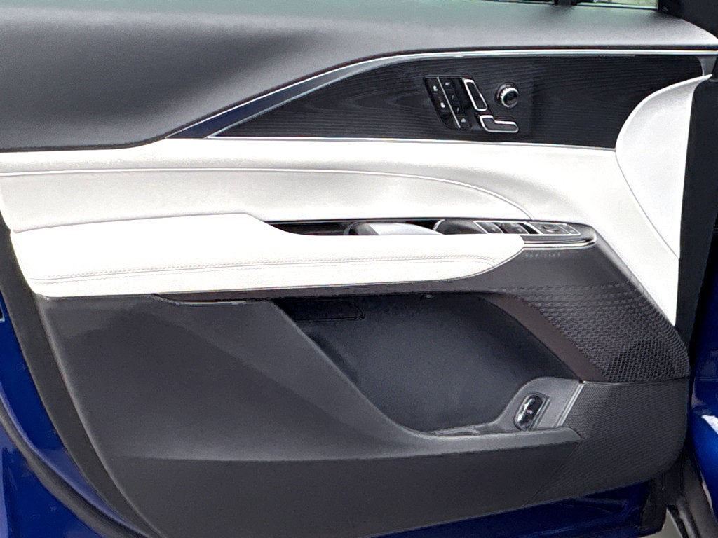 2025 Cadillac LYRIQ Sport 1