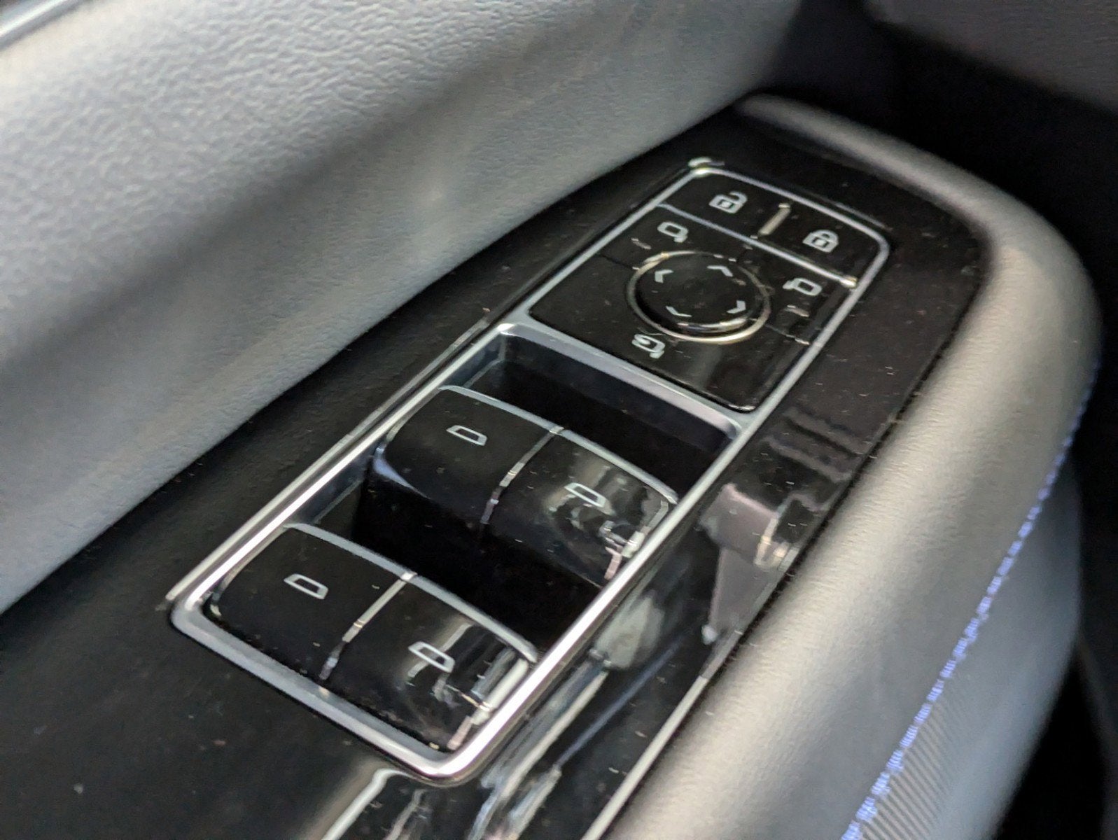 2025 Cadillac ESCALADE IQ Luxury 1