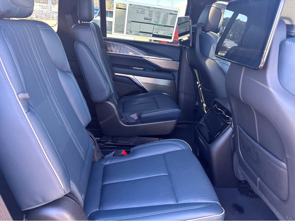 2025 Cadillac ESCALADE IQ Luxury 2