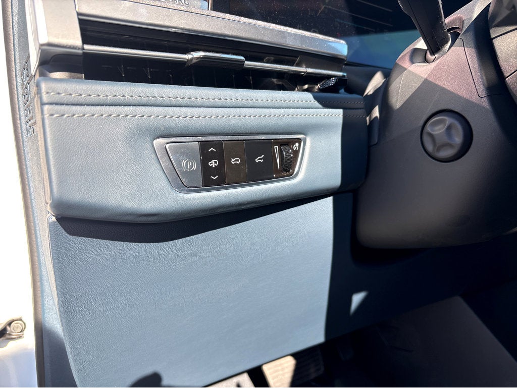 2025 Cadillac ESCALADE IQ Luxury 2