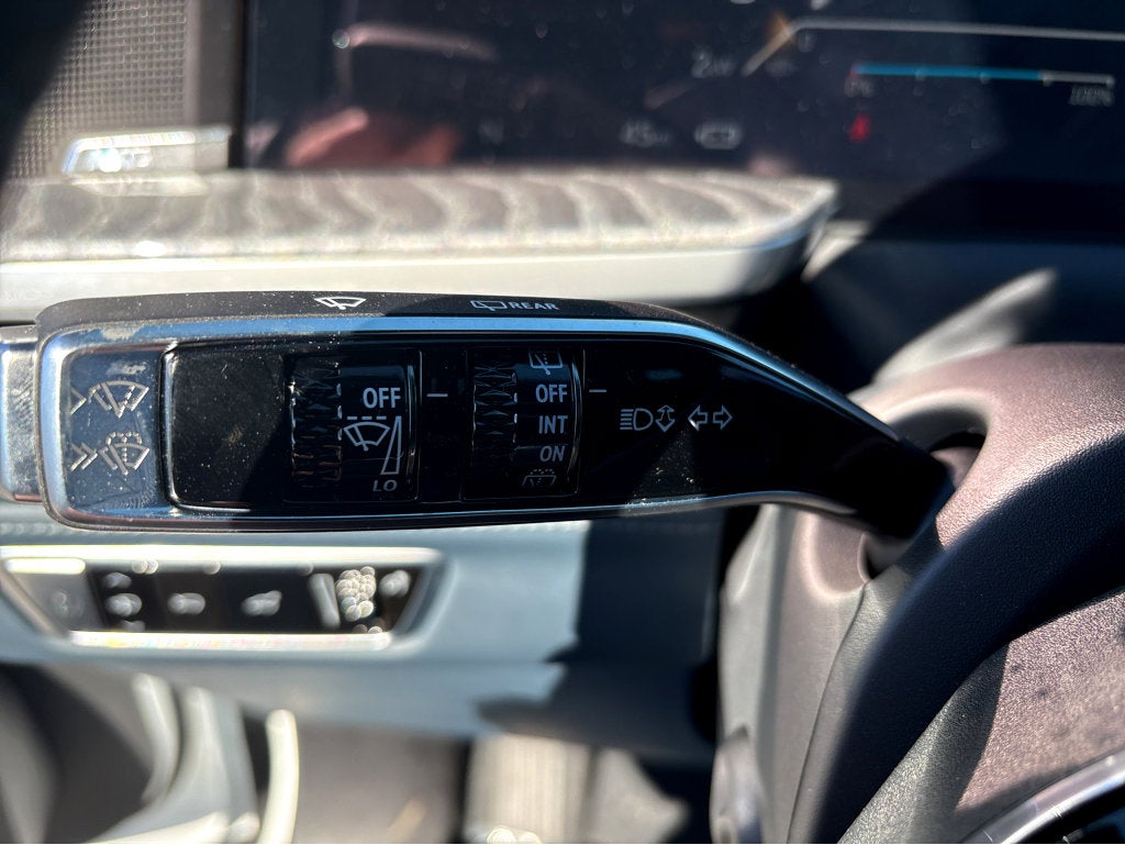 2025 Cadillac ESCALADE IQ Luxury 2