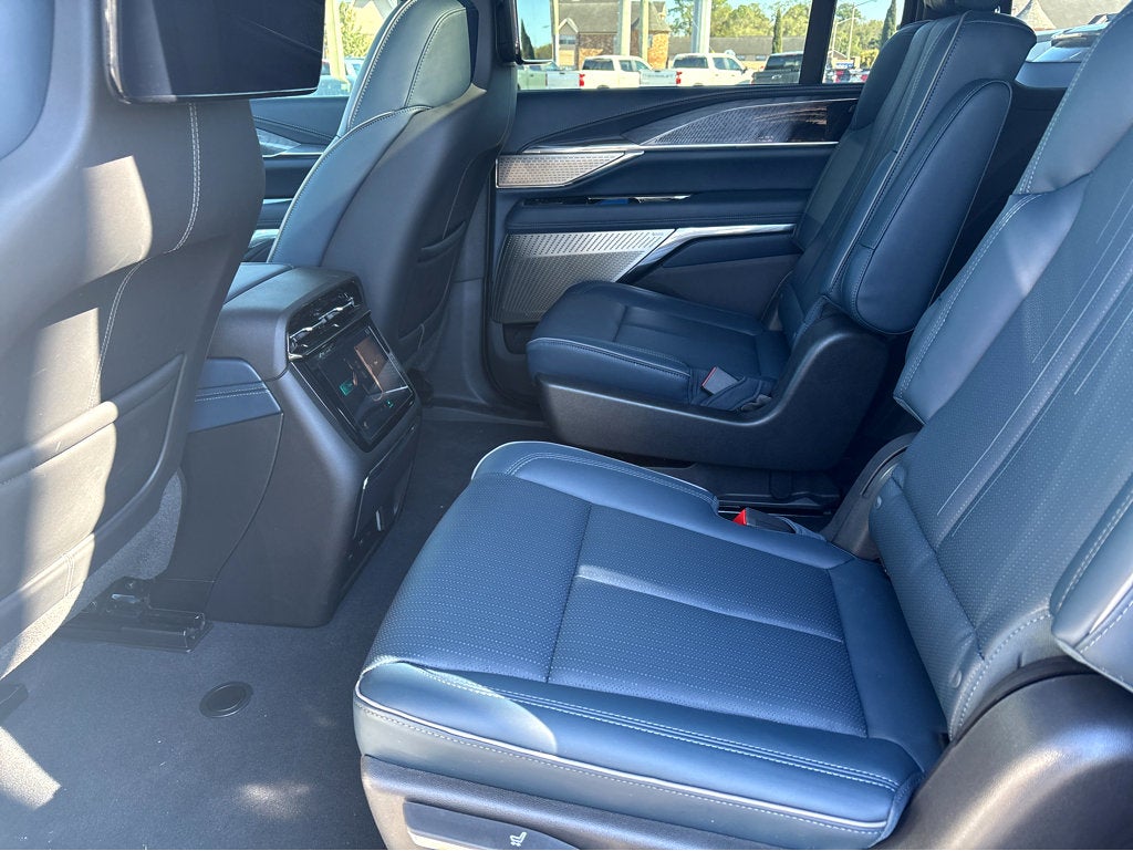 2025 Cadillac ESCALADE IQ Luxury 2