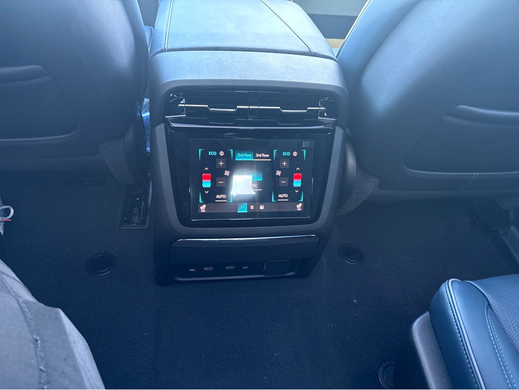 2025 Cadillac ESCALADE IQ Luxury 2