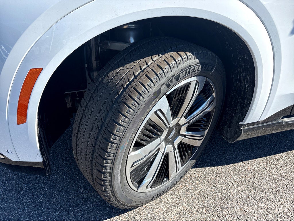 2025 Cadillac ESCALADE IQ Luxury 2