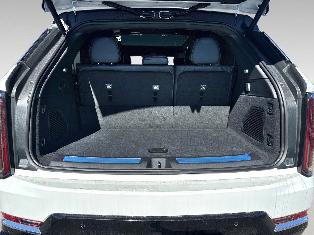 2025 Cadillac ESCALADE IQ Luxury 2