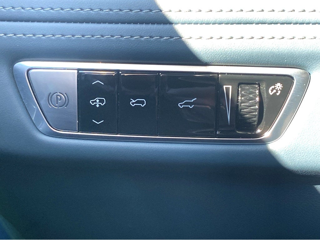 2025 Cadillac ESCALADE IQ Sport 2