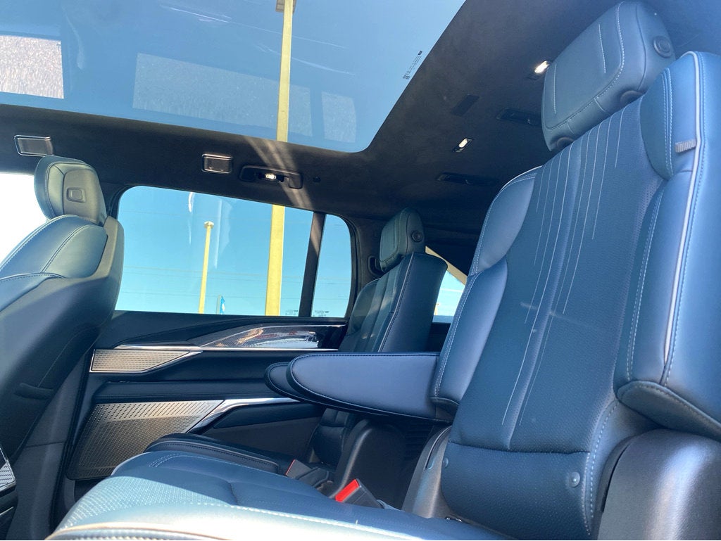 2025 Cadillac ESCALADE IQ Sport 2