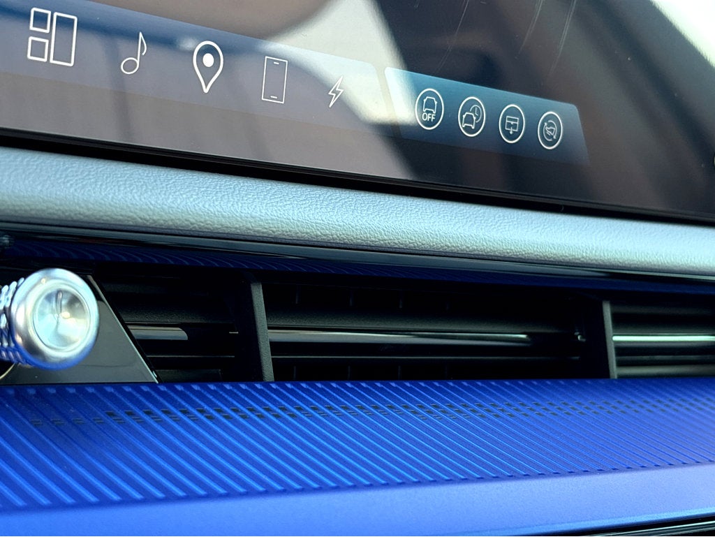 2026 Cadillac OPTIQ Premium Luxury