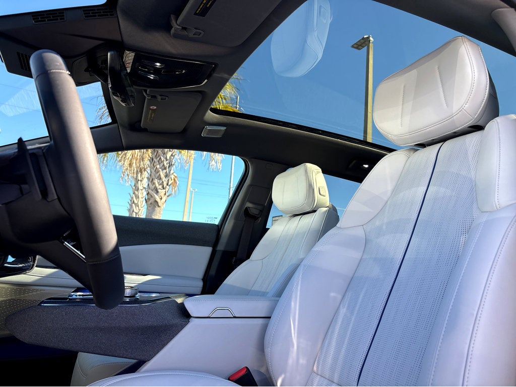 2026 Cadillac OPTIQ Premium Luxury