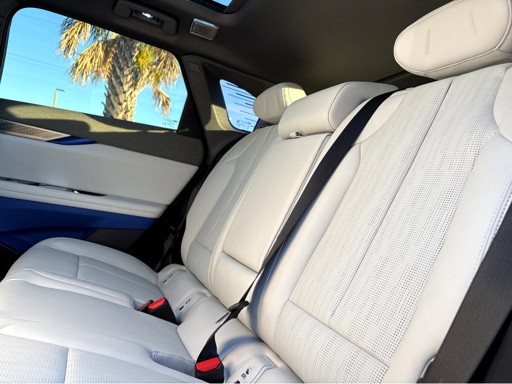 2026 Cadillac OPTIQ Premium Luxury