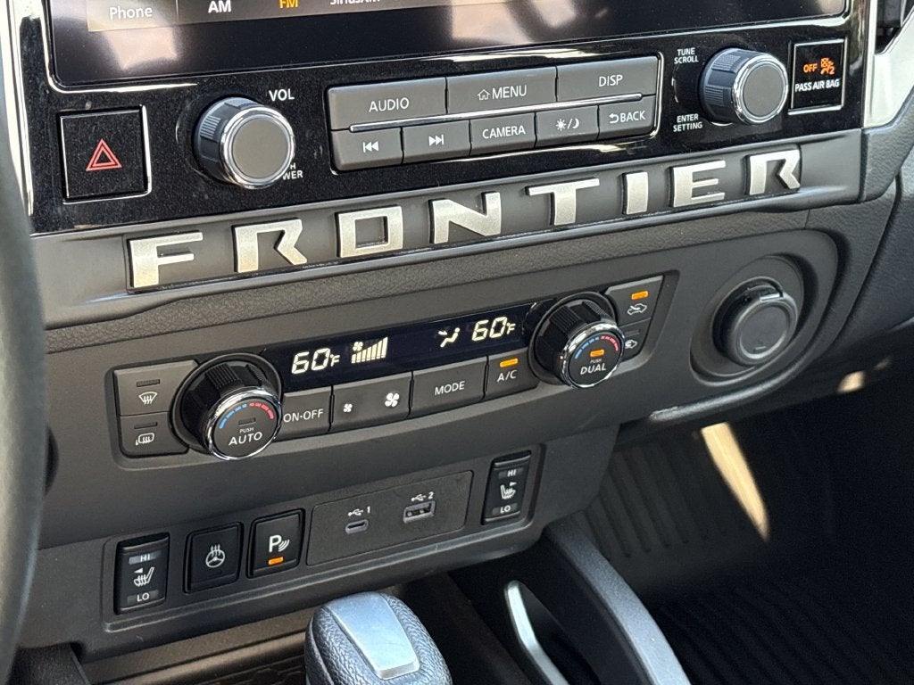 2025 Nissan Frontier Base