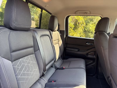 2025 Nissan Frontier Base