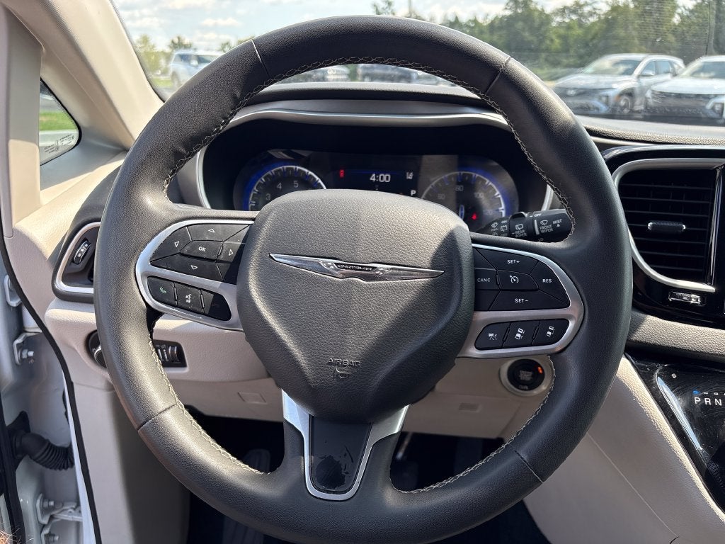 2024 Chrysler Pacifica Base