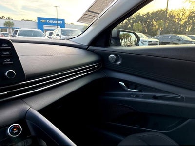 2022 Hyundai Elantra SEL