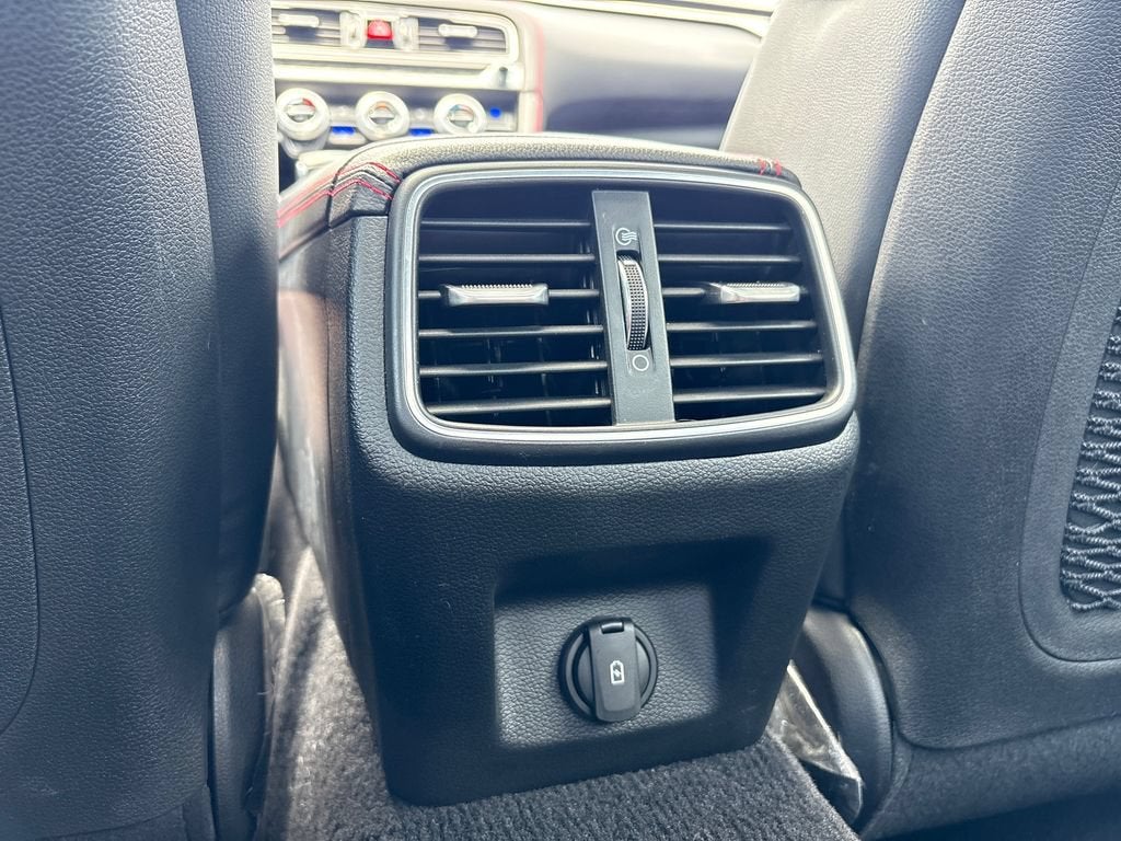 2023 Genesis G70 Base