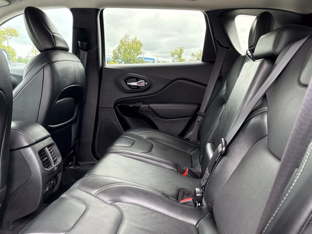 2023 Jeep Cherokee Altitude Lux