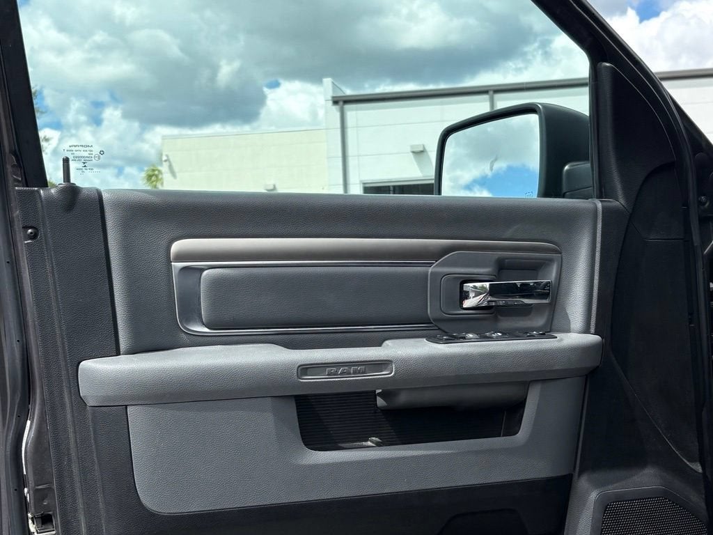2020 RAM 1500 Classic Base
