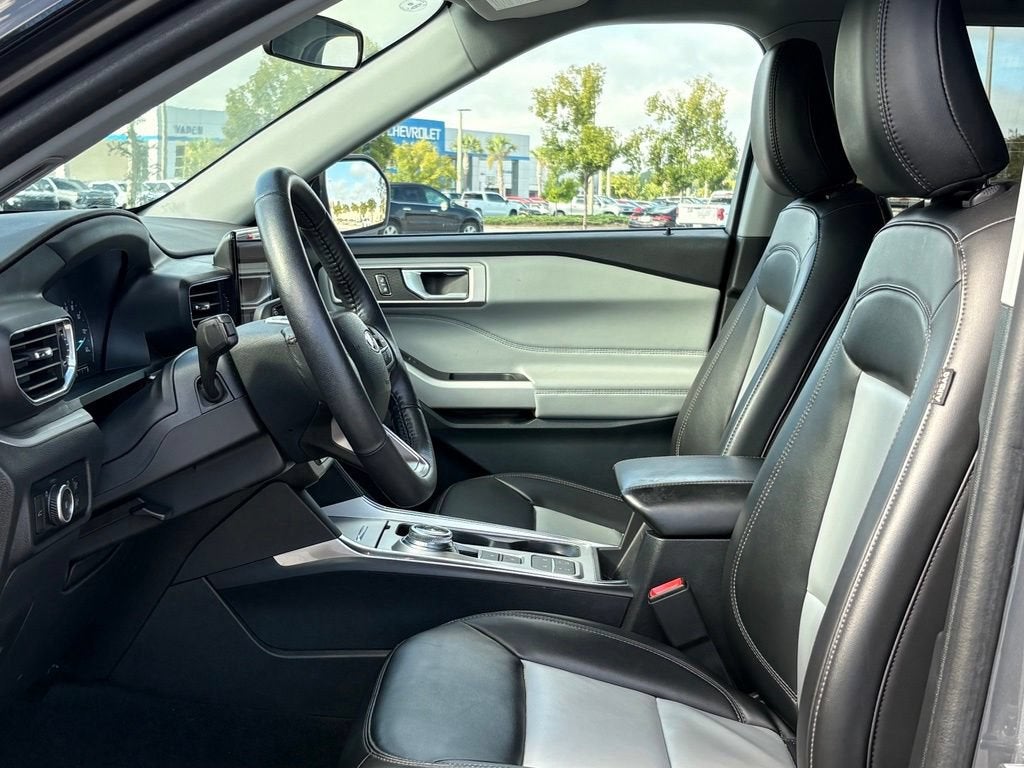 2023 Ford Explorer Base