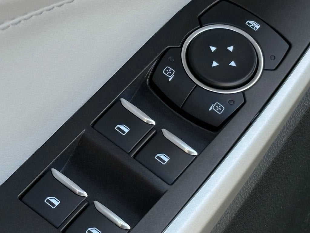 2023 Ford Explorer Base