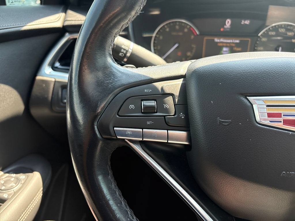 2022 Cadillac XT6 Base