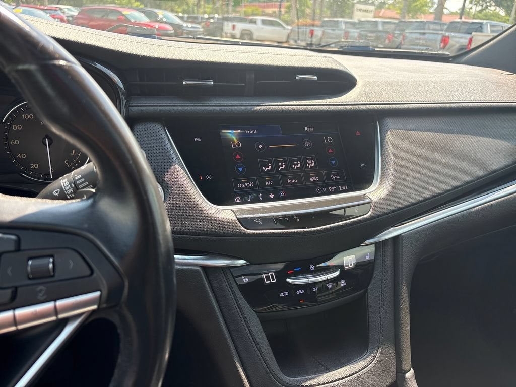2022 Cadillac XT6 Base