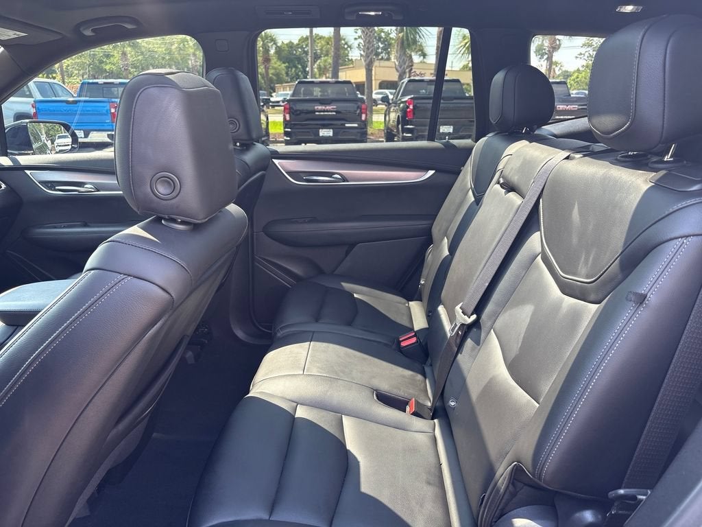 2022 Cadillac XT6 Base