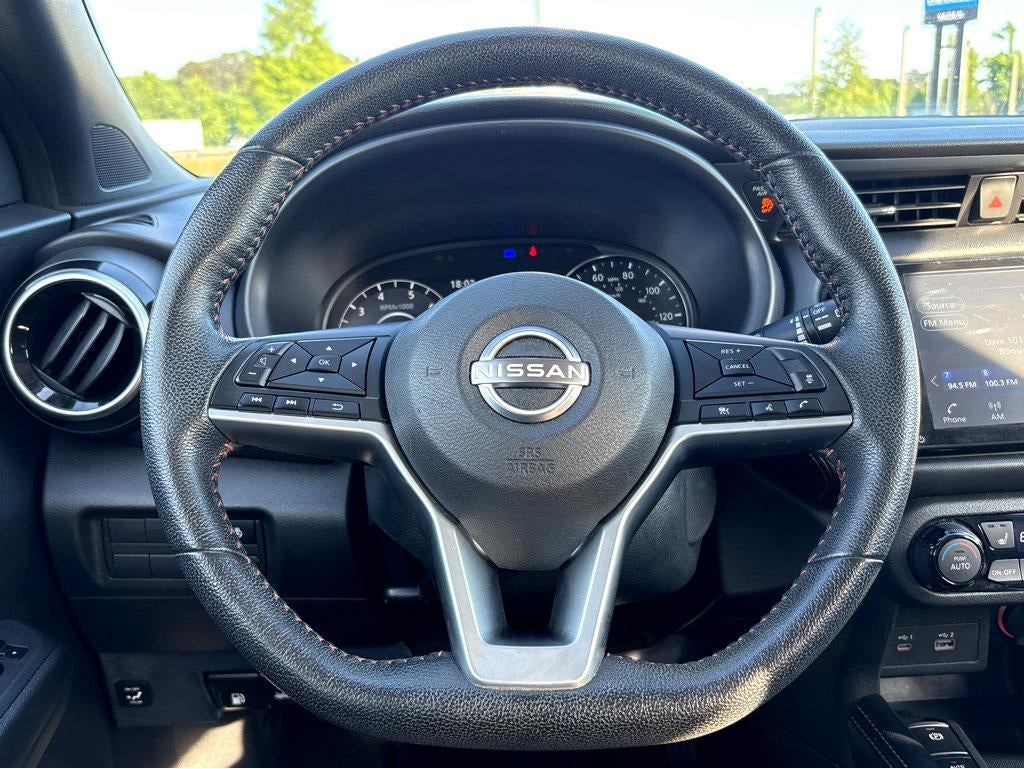 2022 Nissan Kicks SR