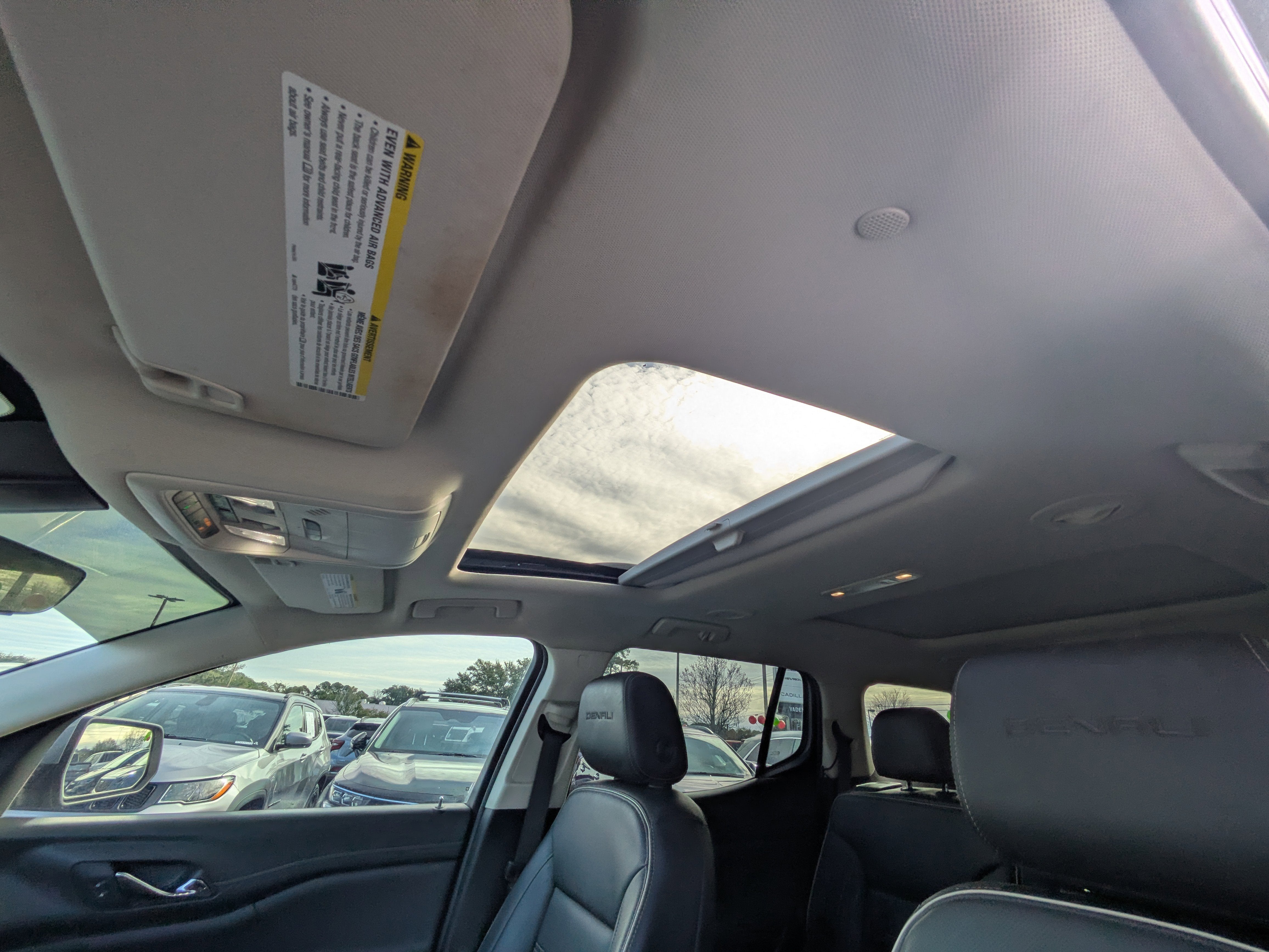 2023 GMC Acadia Denali