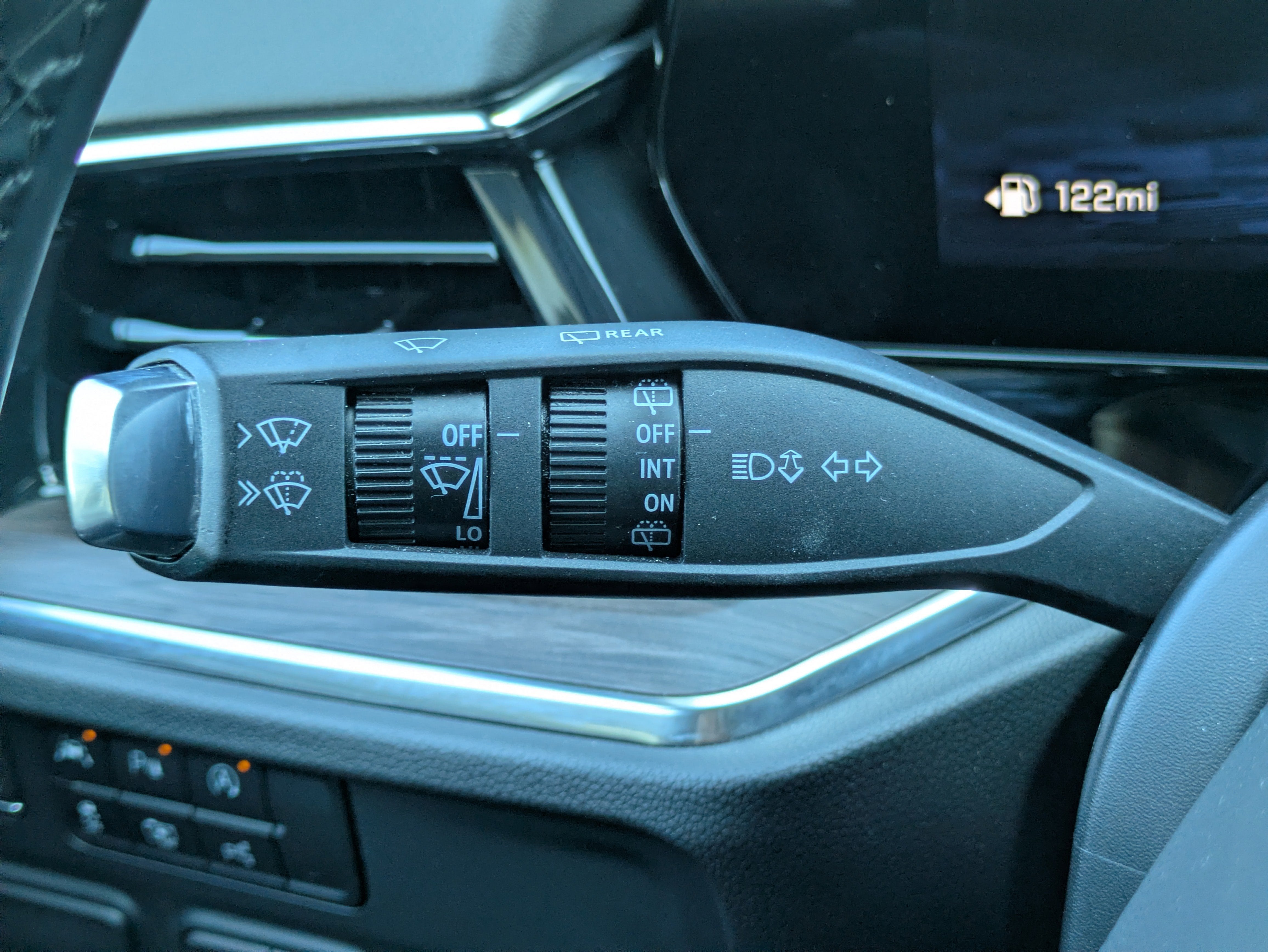 2025 Chevrolet Suburban LS