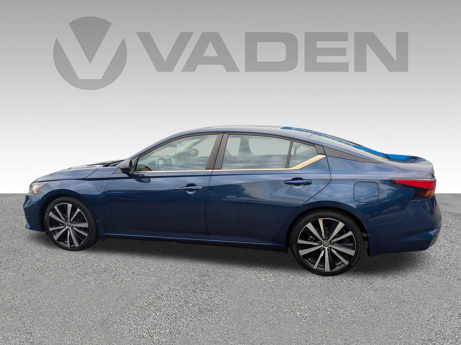 2022 Nissan Altima SR FWD