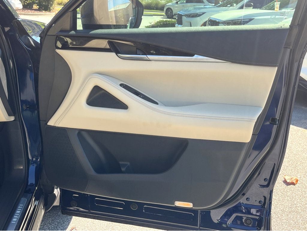 2025 INFINITI QX60 PURE