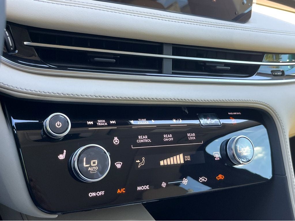 2025 INFINITI QX60 PURE