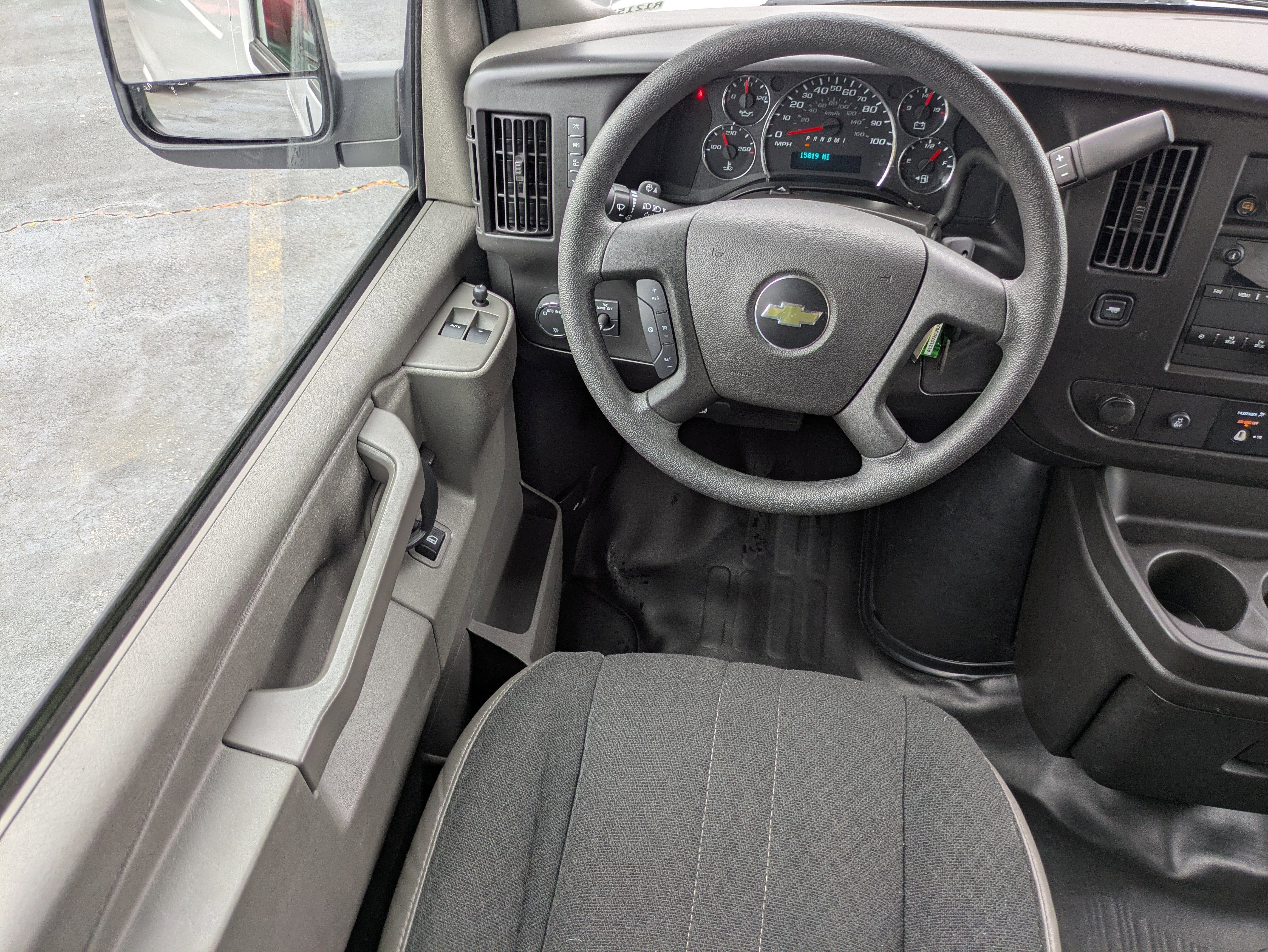 2024 Chevrolet Express Cargo 2500 WT