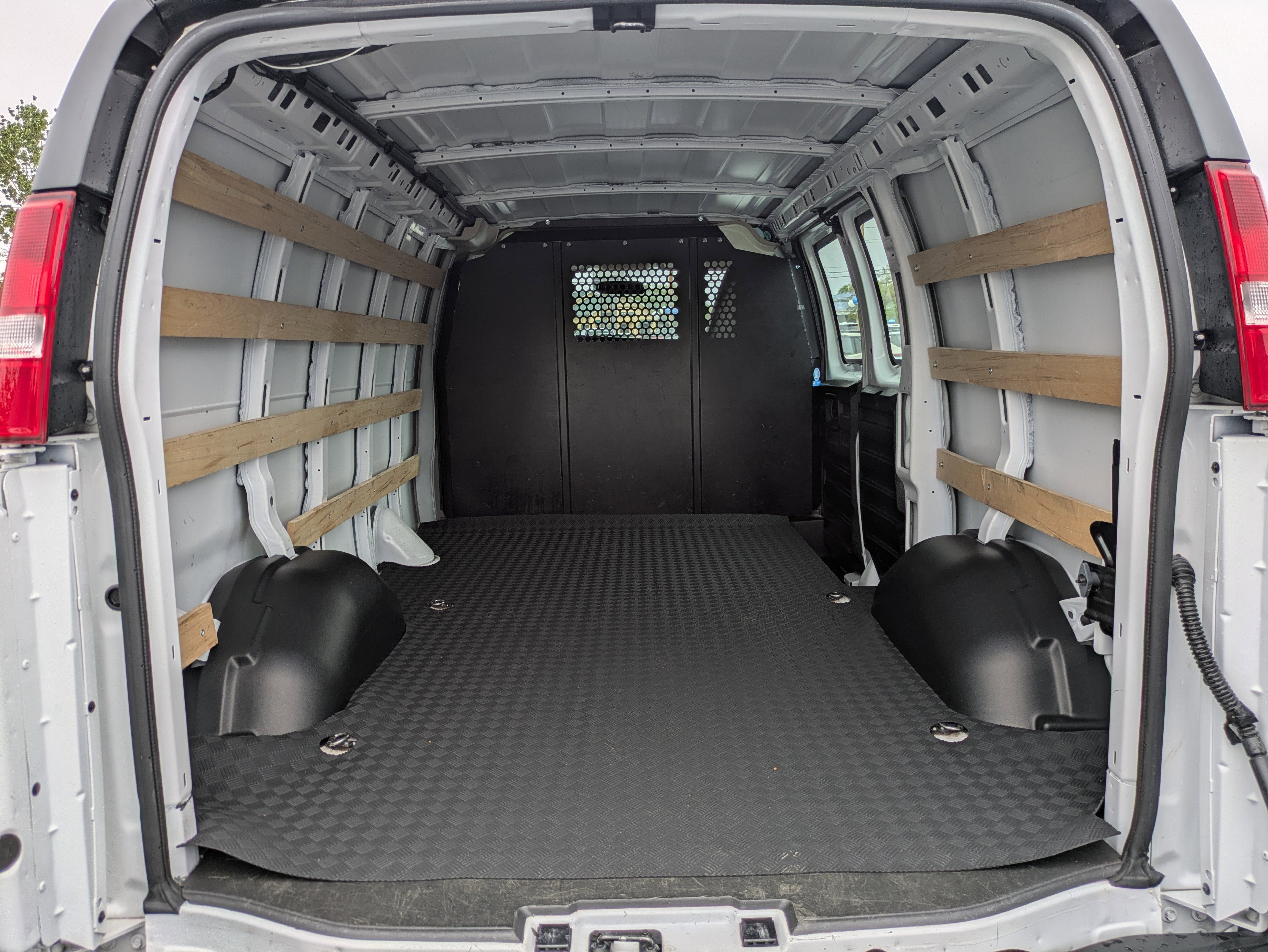 2024 Chevrolet Express Cargo 2500 WT