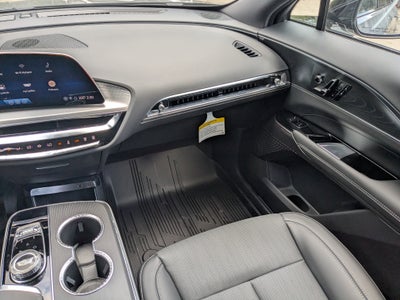 2025 Cadillac LYRIQ Luxury 1