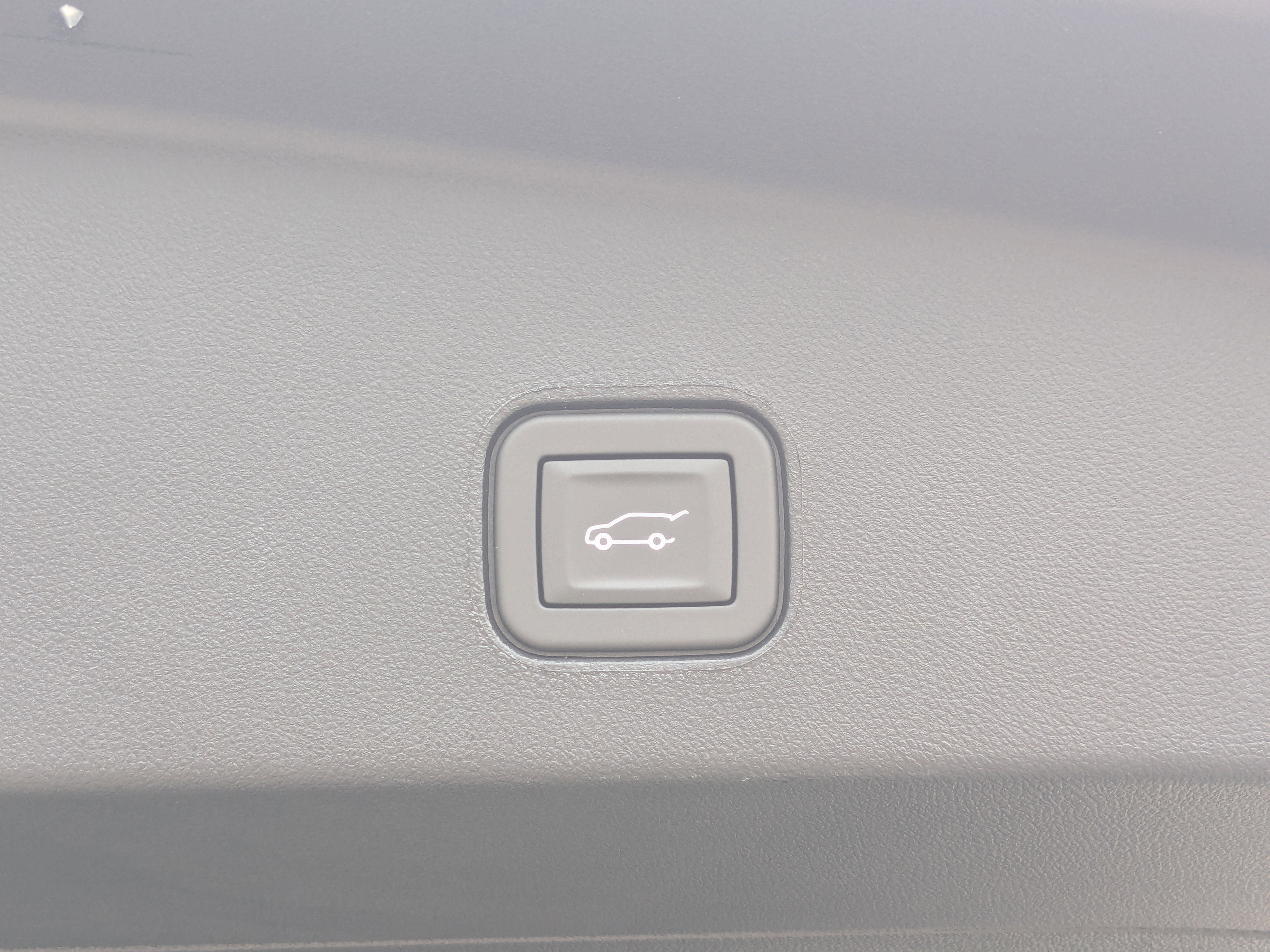 2025 Cadillac LYRIQ Luxury 1