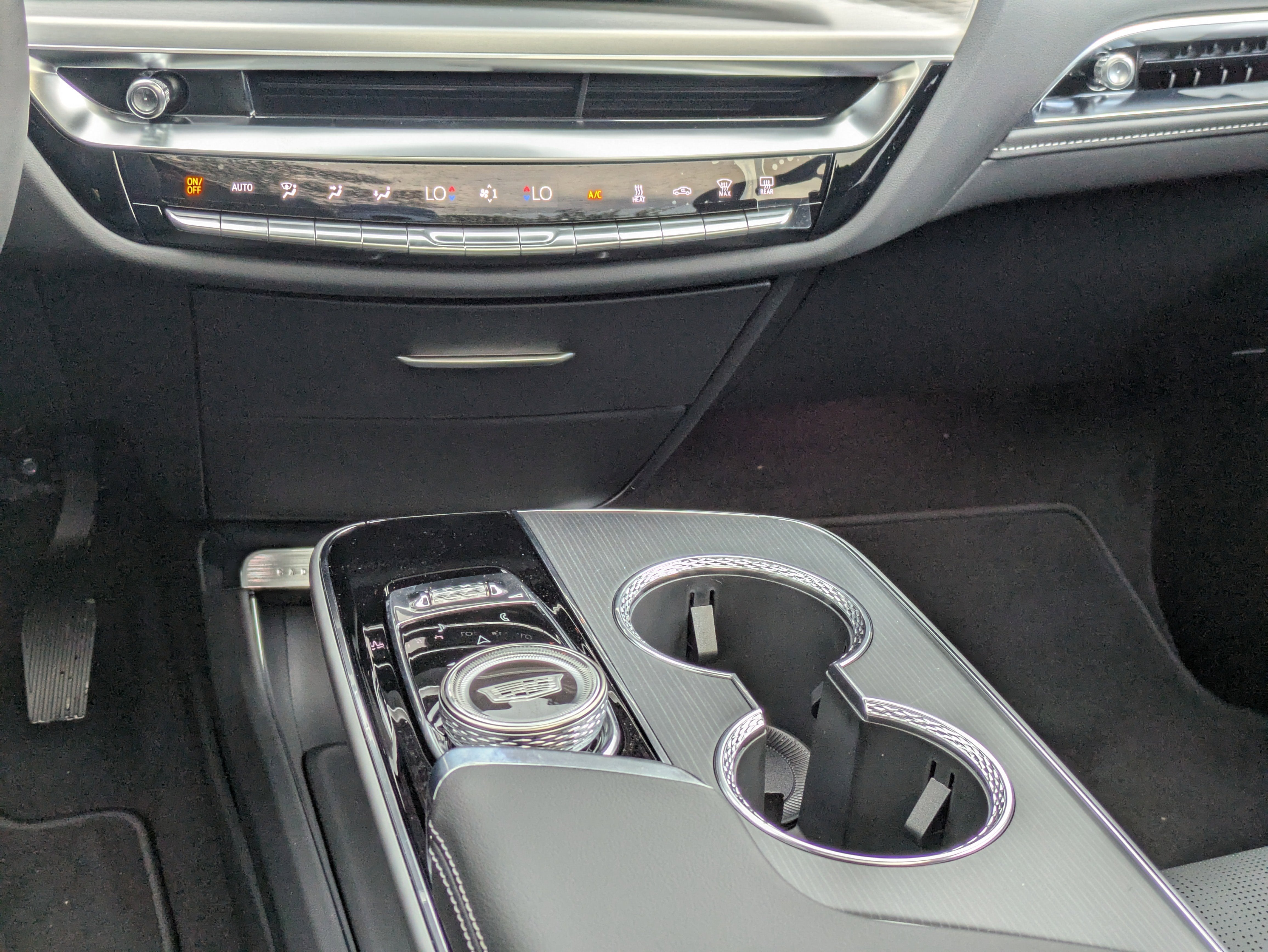 2025 Cadillac LYRIQ Luxury 1