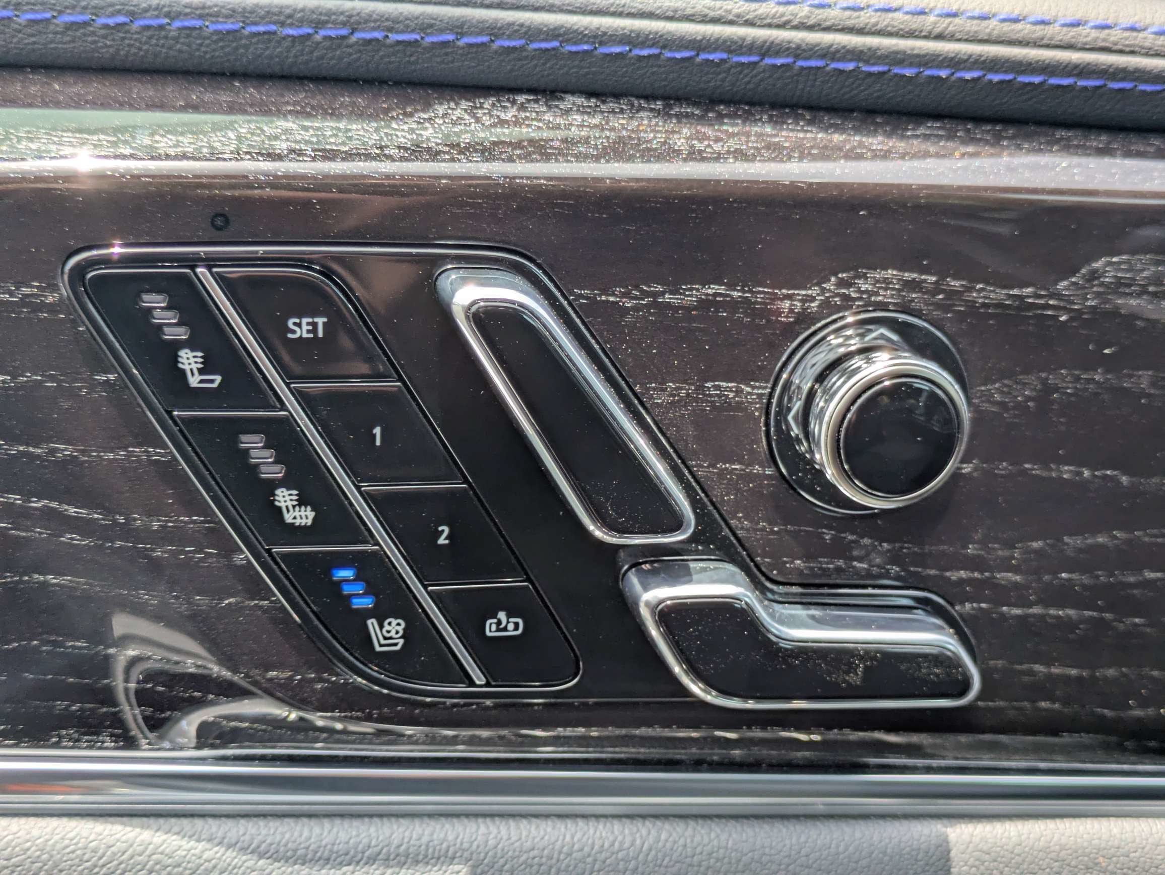 2026 Cadillac ESCALADE IQ Luxury