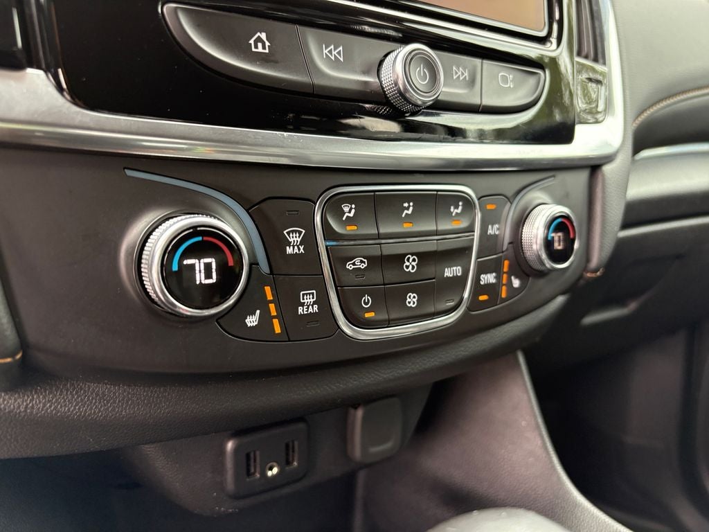 2021 Chevrolet Traverse LT Leather