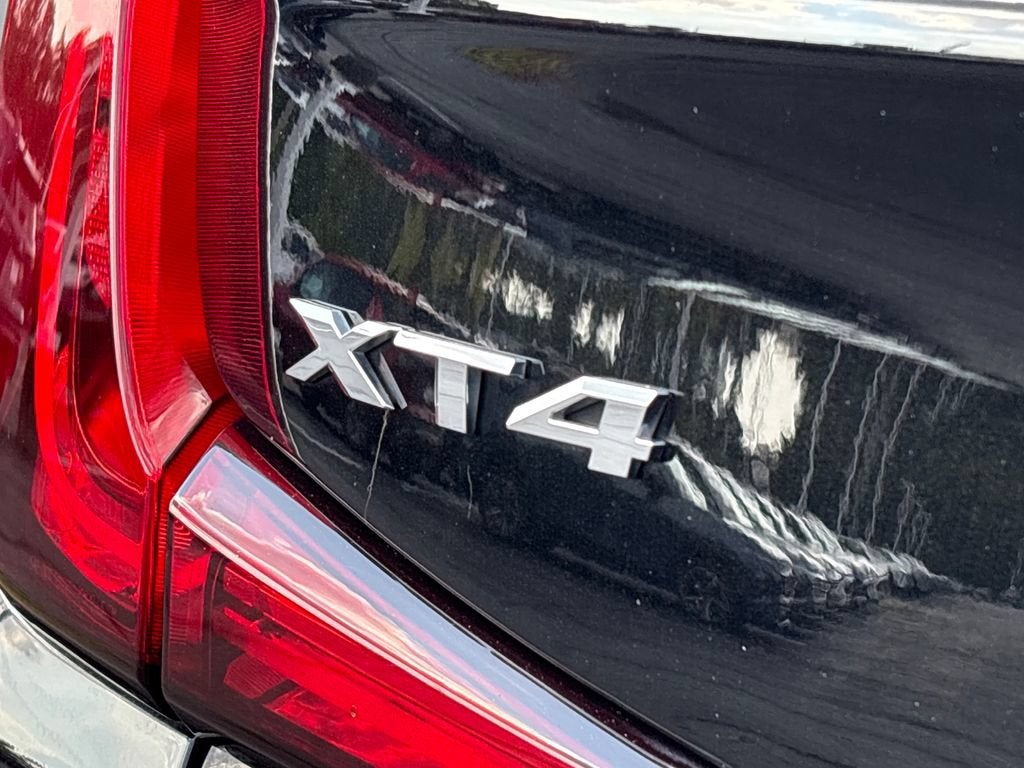 2023 Cadillac XT4 Luxury