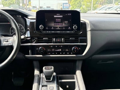 2024 Nissan Pathfinder SV